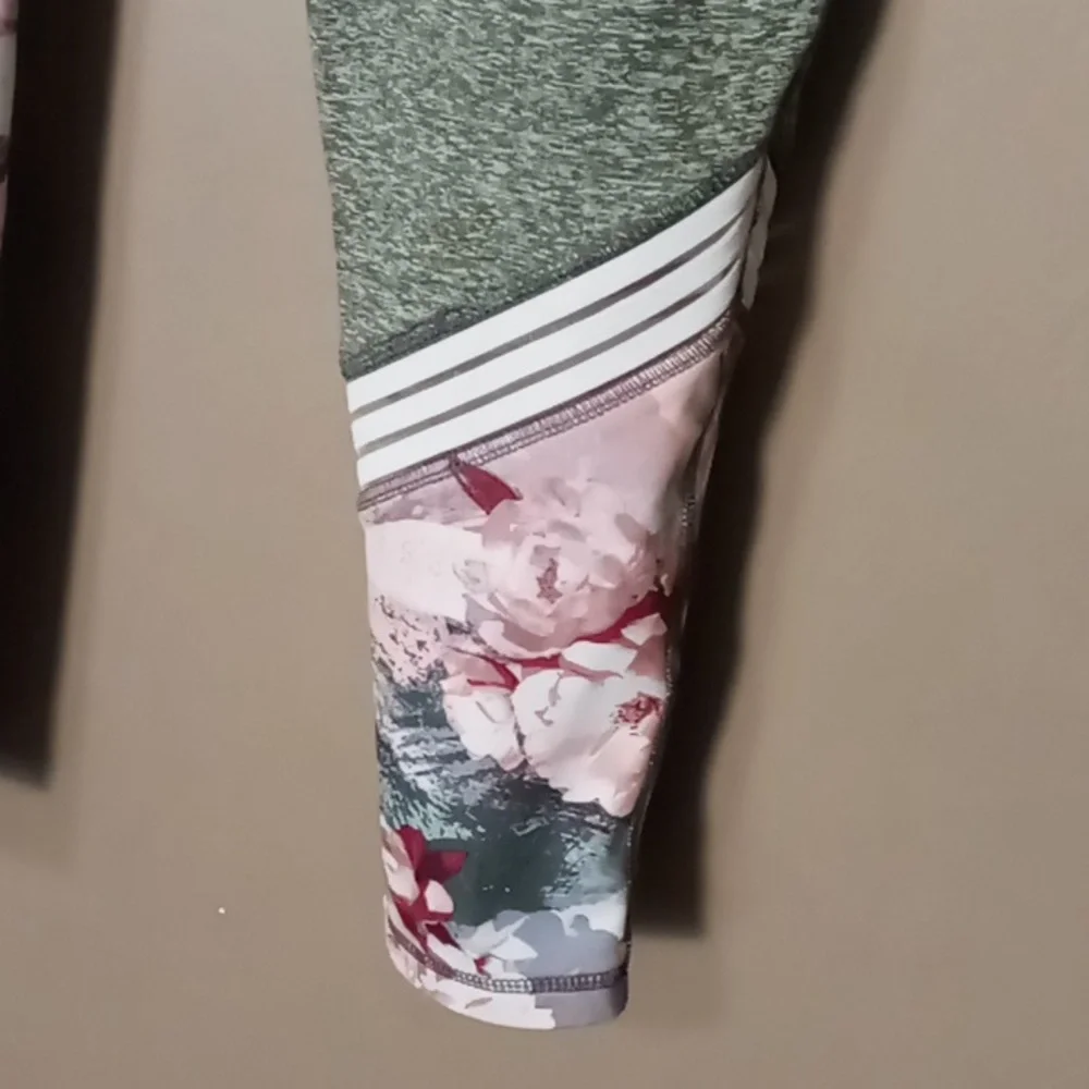Justice Gray Leggings w Flower Legs Size 18Plus - Picture 6 of 7